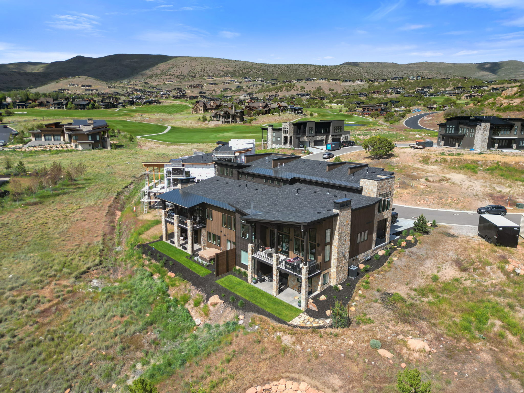 RED LEDGES - Residential