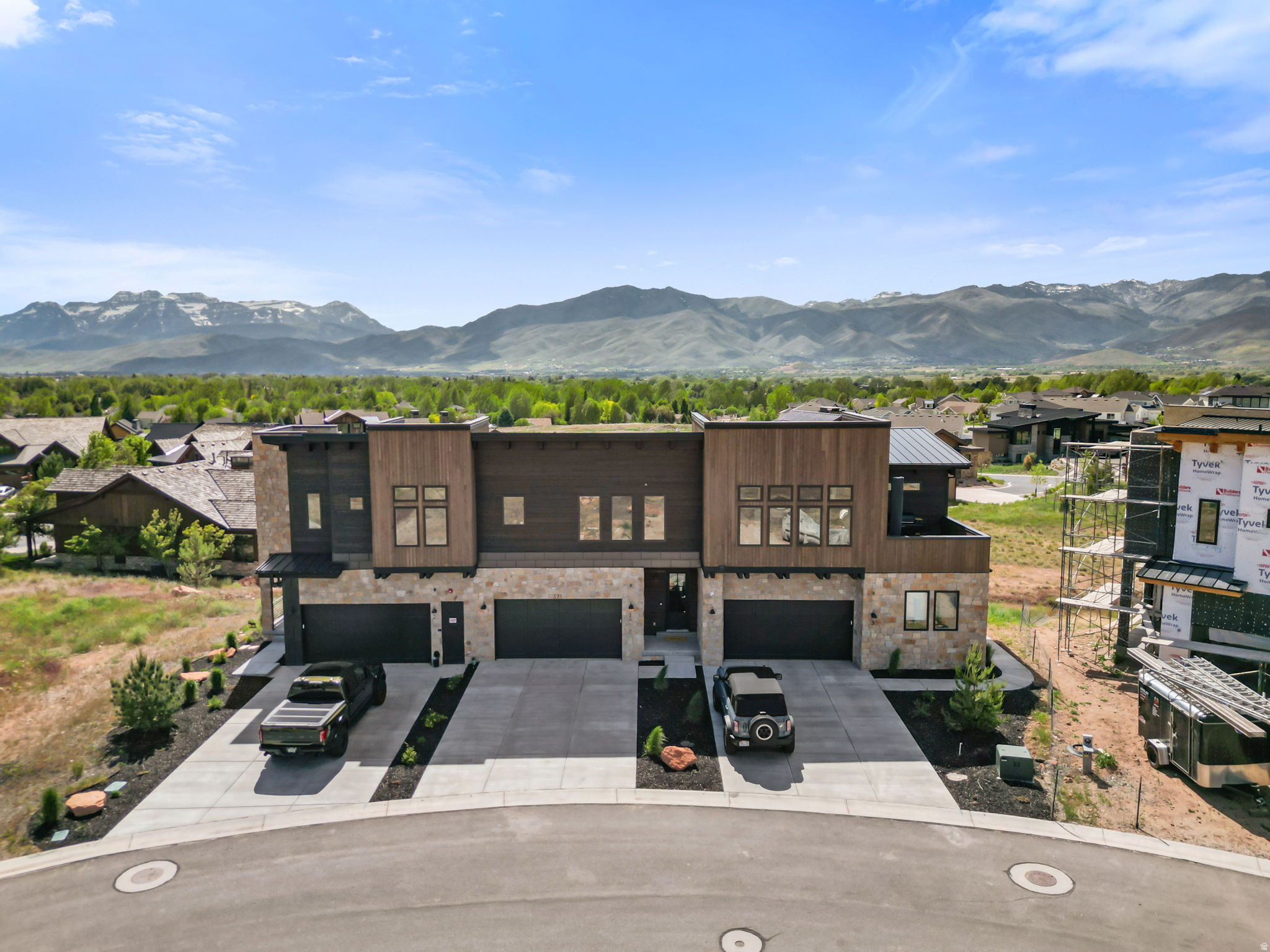 RED LEDGES - Residential