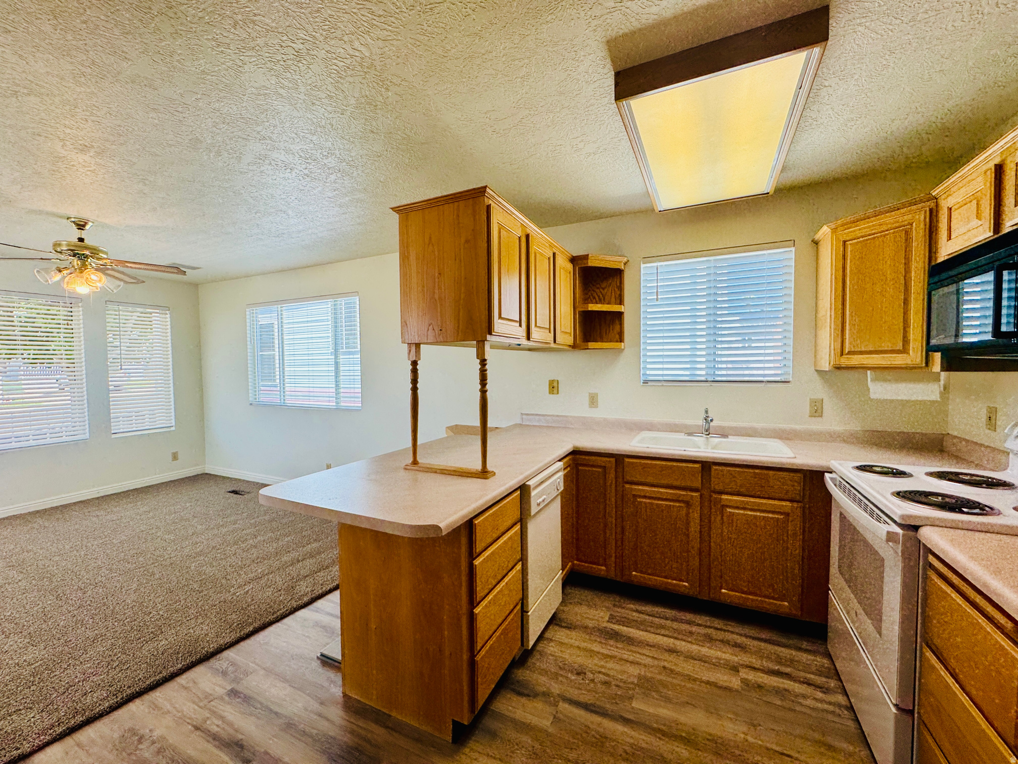 CANYON BREEZE RV RESORT - Residential