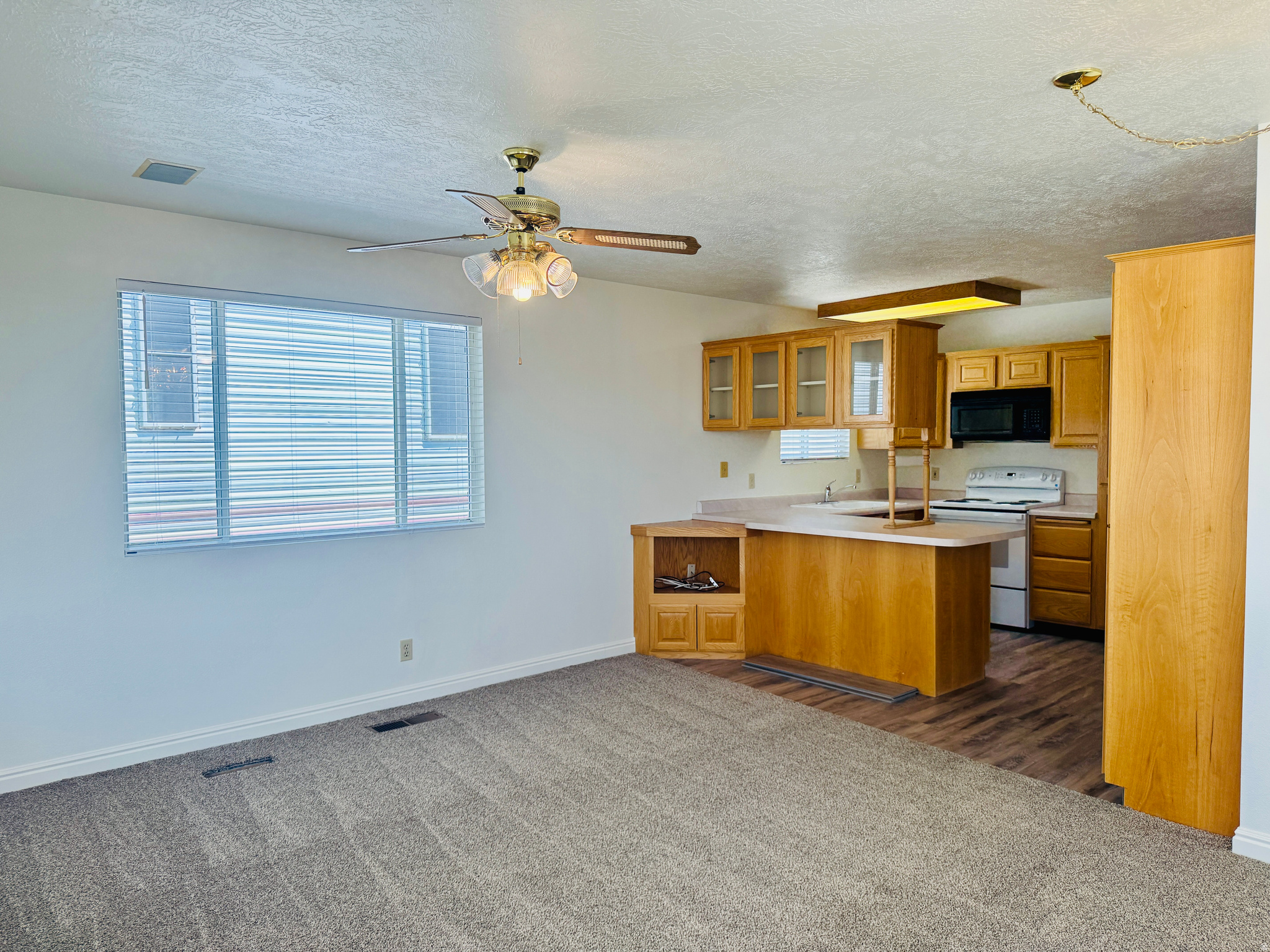 CANYON BREEZE RV RESORT - Residential