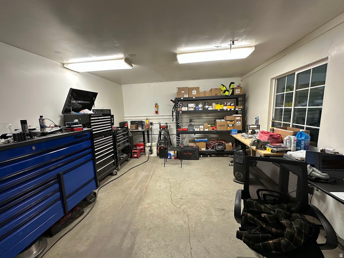 UNIT 2, P G BUSINESS PARK II SUBDV. - Commercial Sale