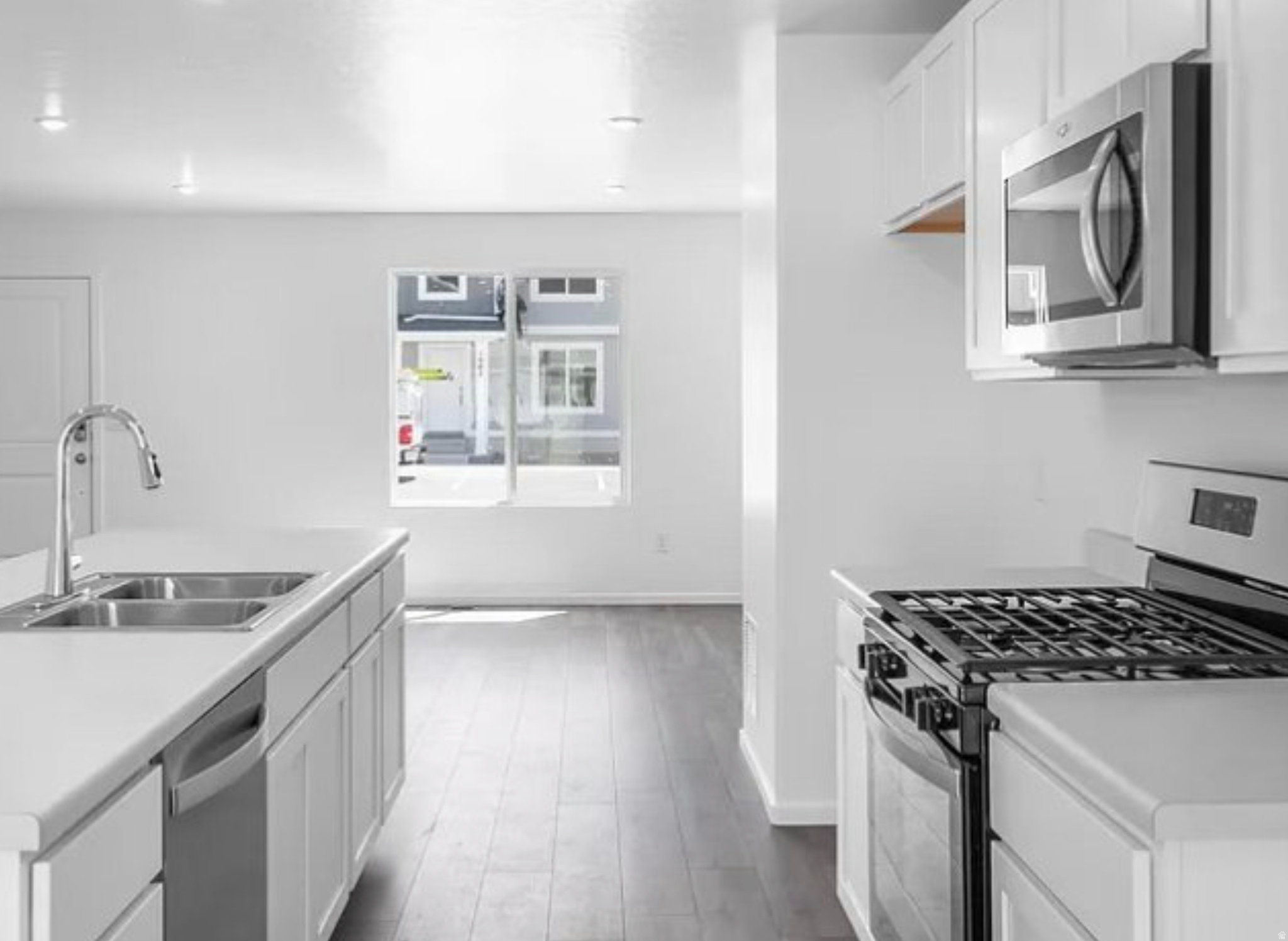 WESTERN ACRES - Residential Lease