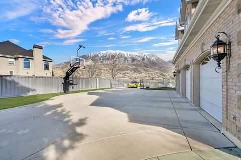 Tiny photo for 566 N BELLA VISTA DR E, Orem, UT 84097 (MLS # 2143965)