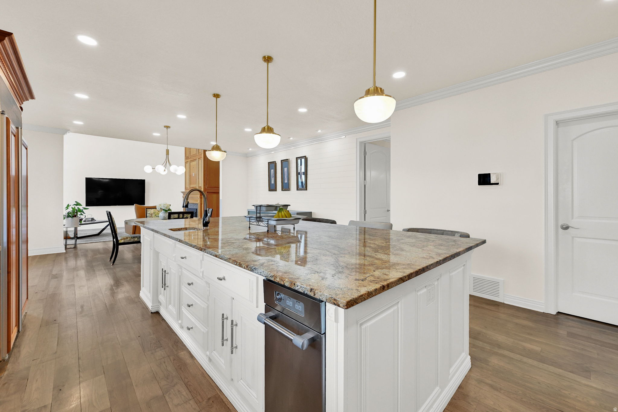 BELLA VISTA HEIGHTS - Residential