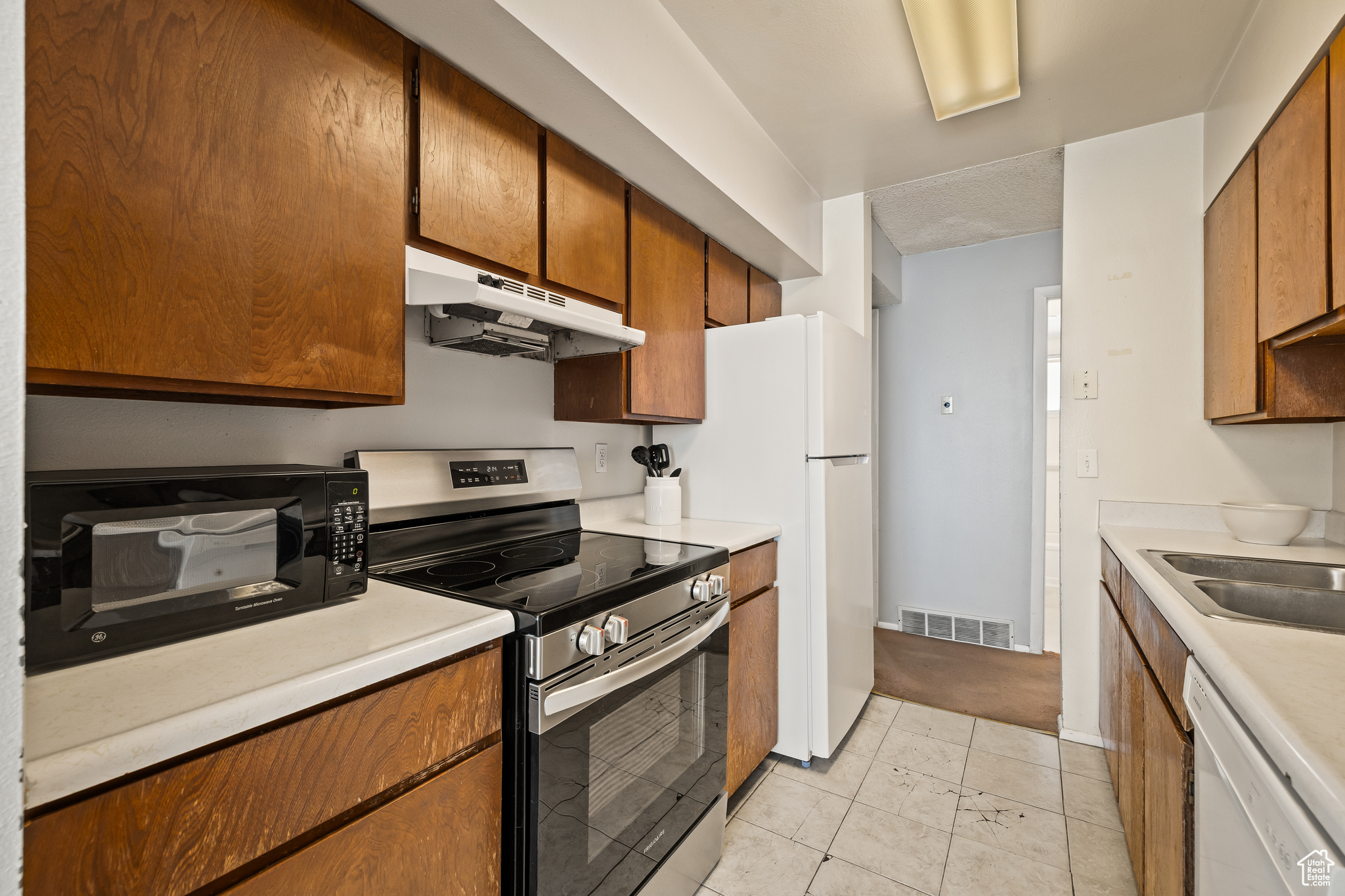 MANSION HOUSE CONDO - Residential