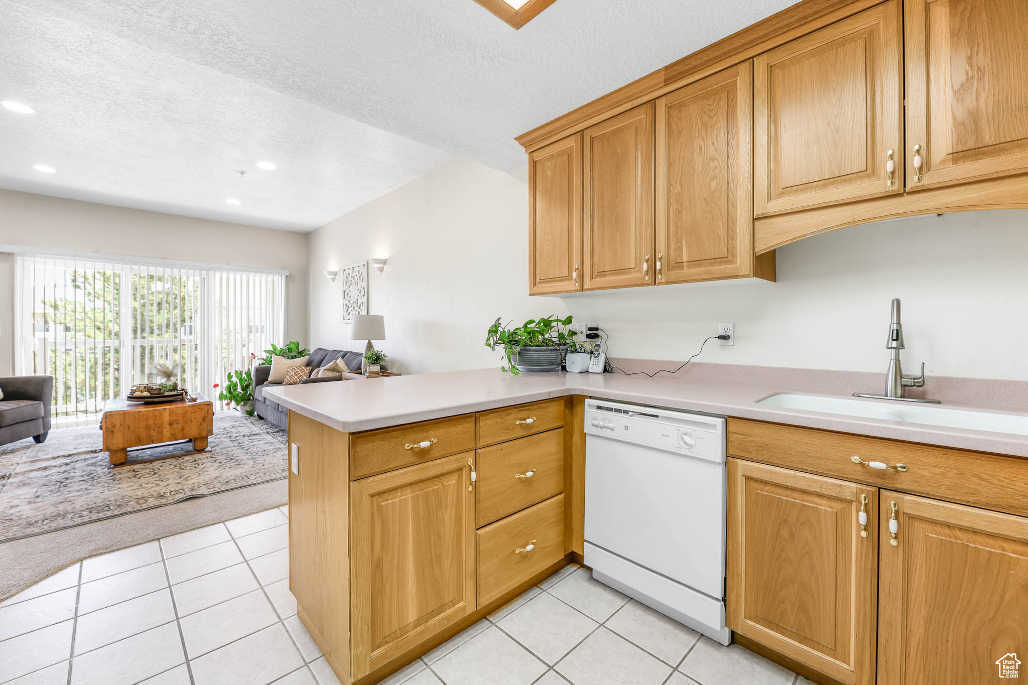 CRESCENT HEIGHTS CON - Residential