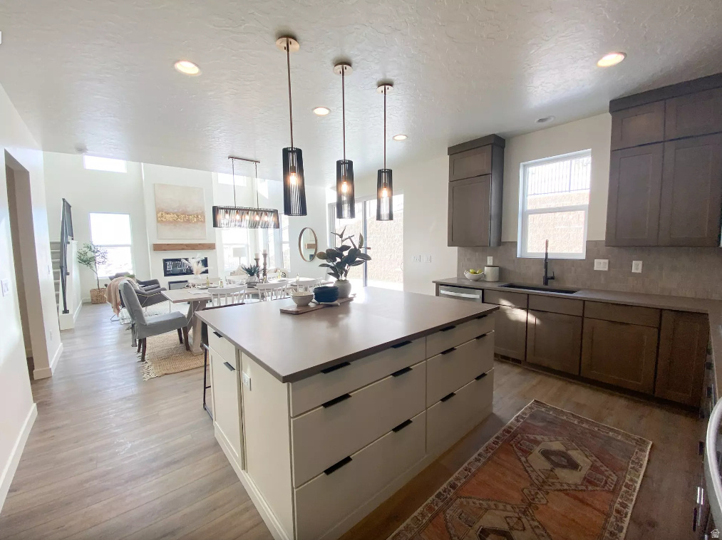 CANYON POINT - Residential