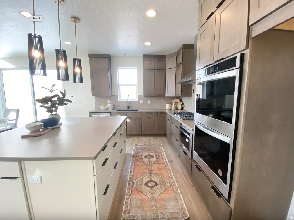 CANYON POINT - Residential