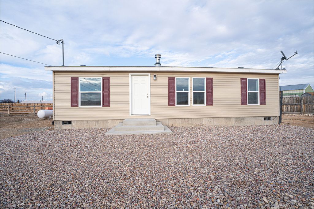 Photo of 5065 S 3150 E, Vernal, UT 84078 (MLS # 2140670)