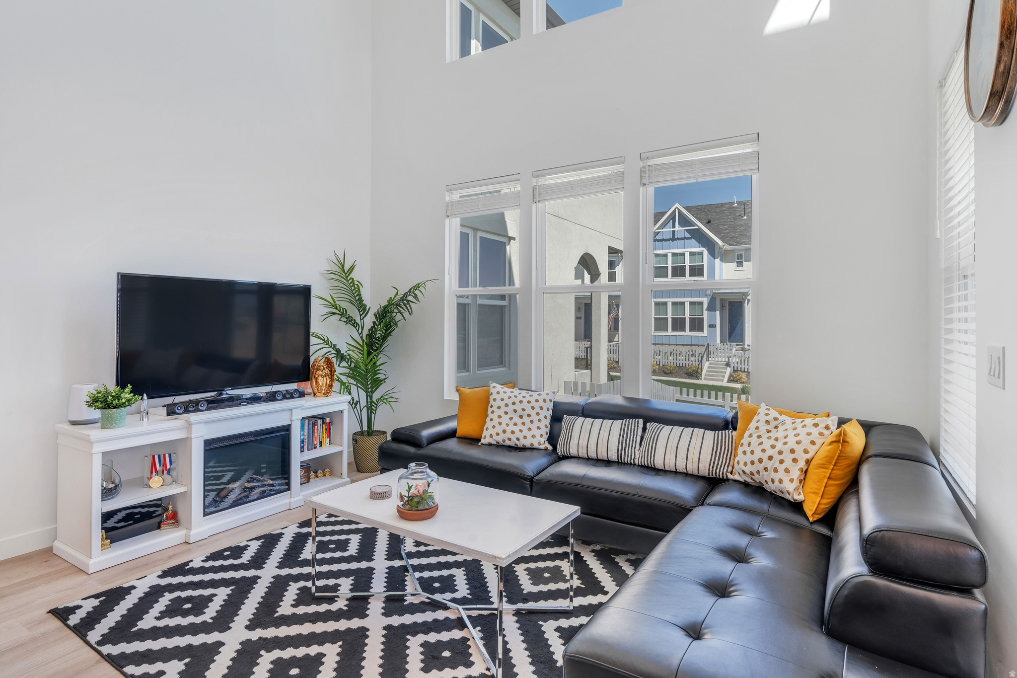 DAYBREAK - Residential