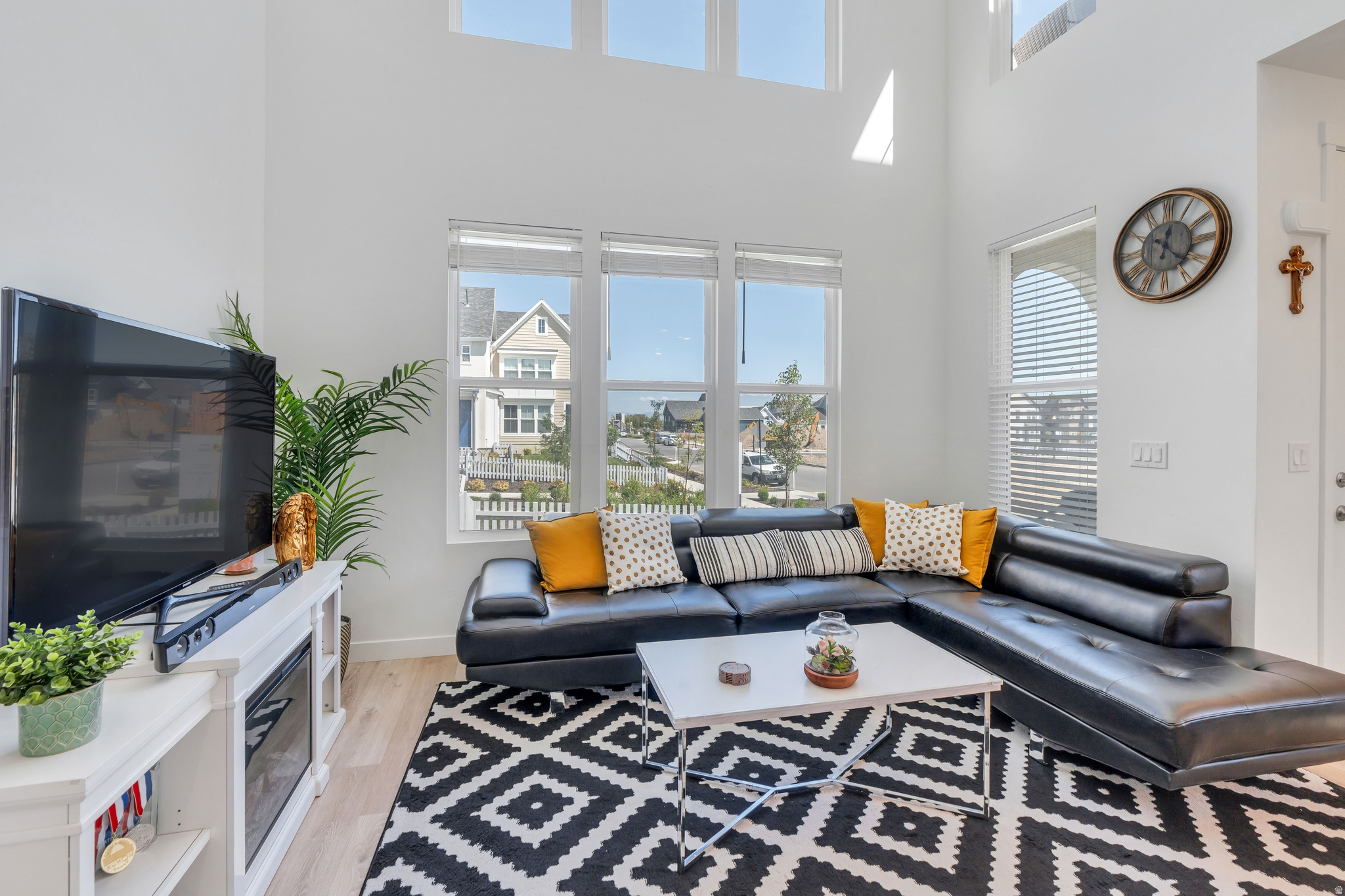 DAYBREAK - Residential