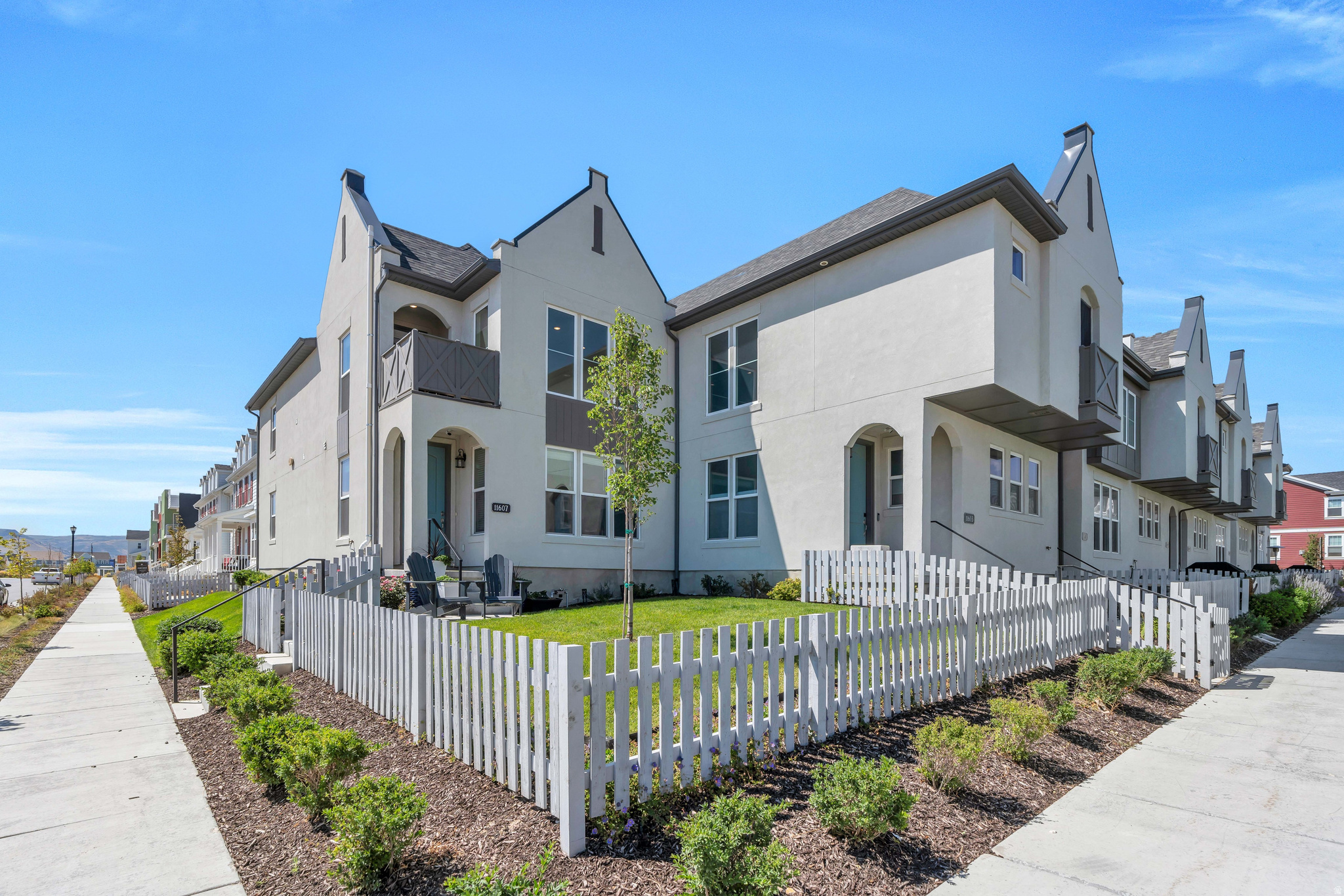 DAYBREAK - Residential