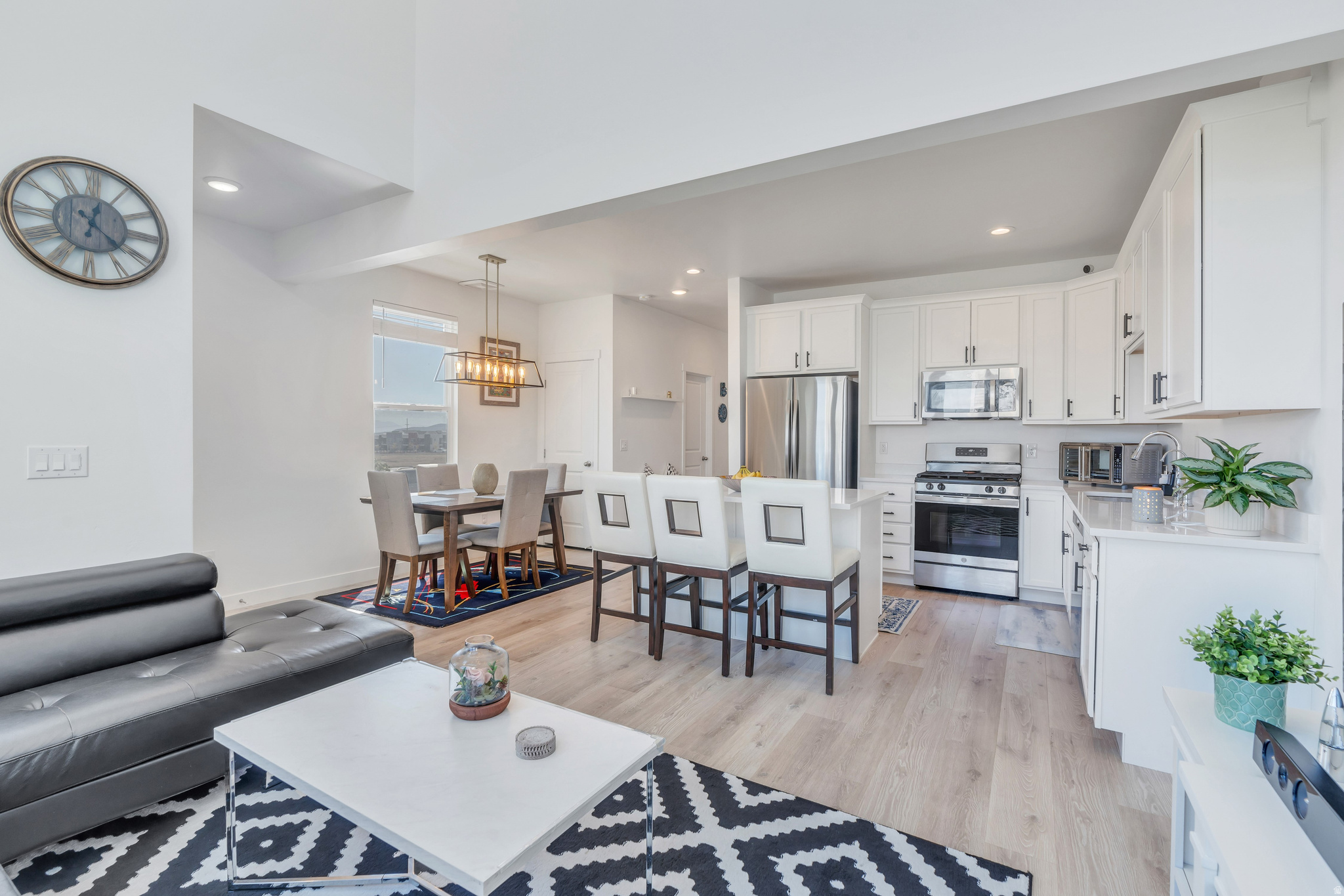 DAYBREAK - Residential