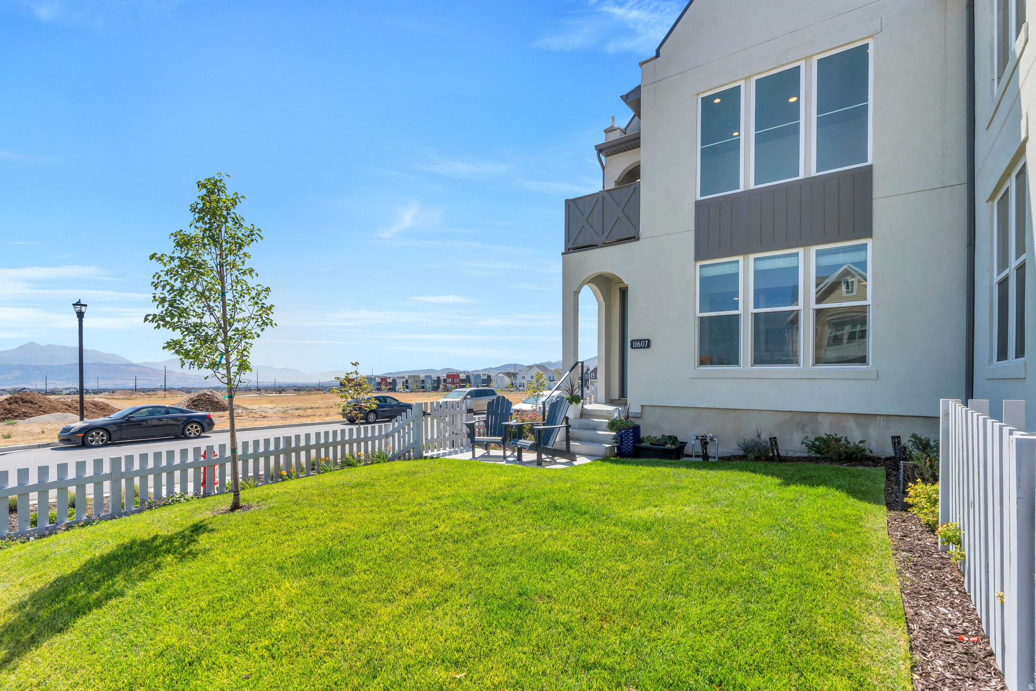 DAYBREAK - Residential