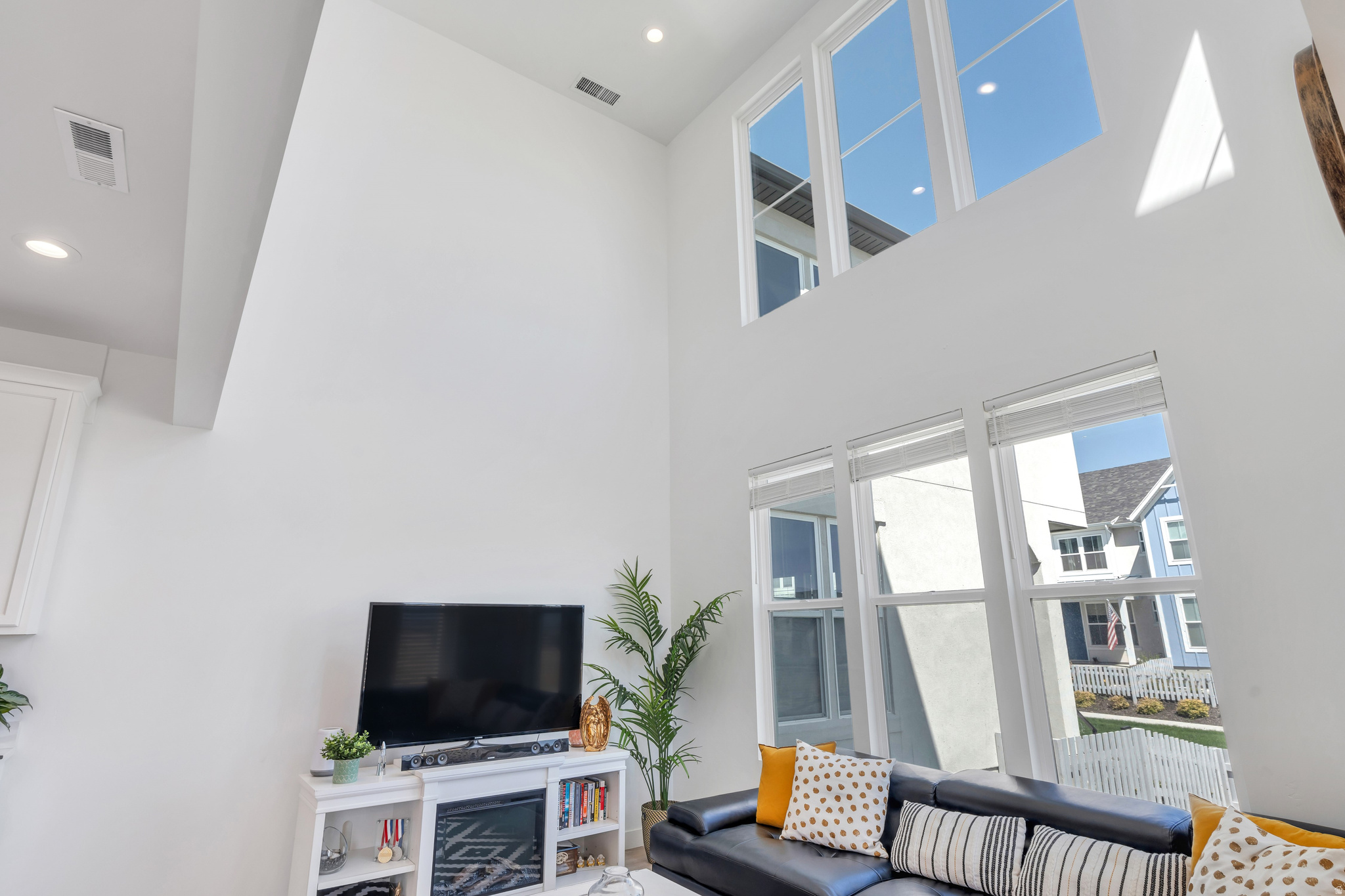 DAYBREAK - Residential