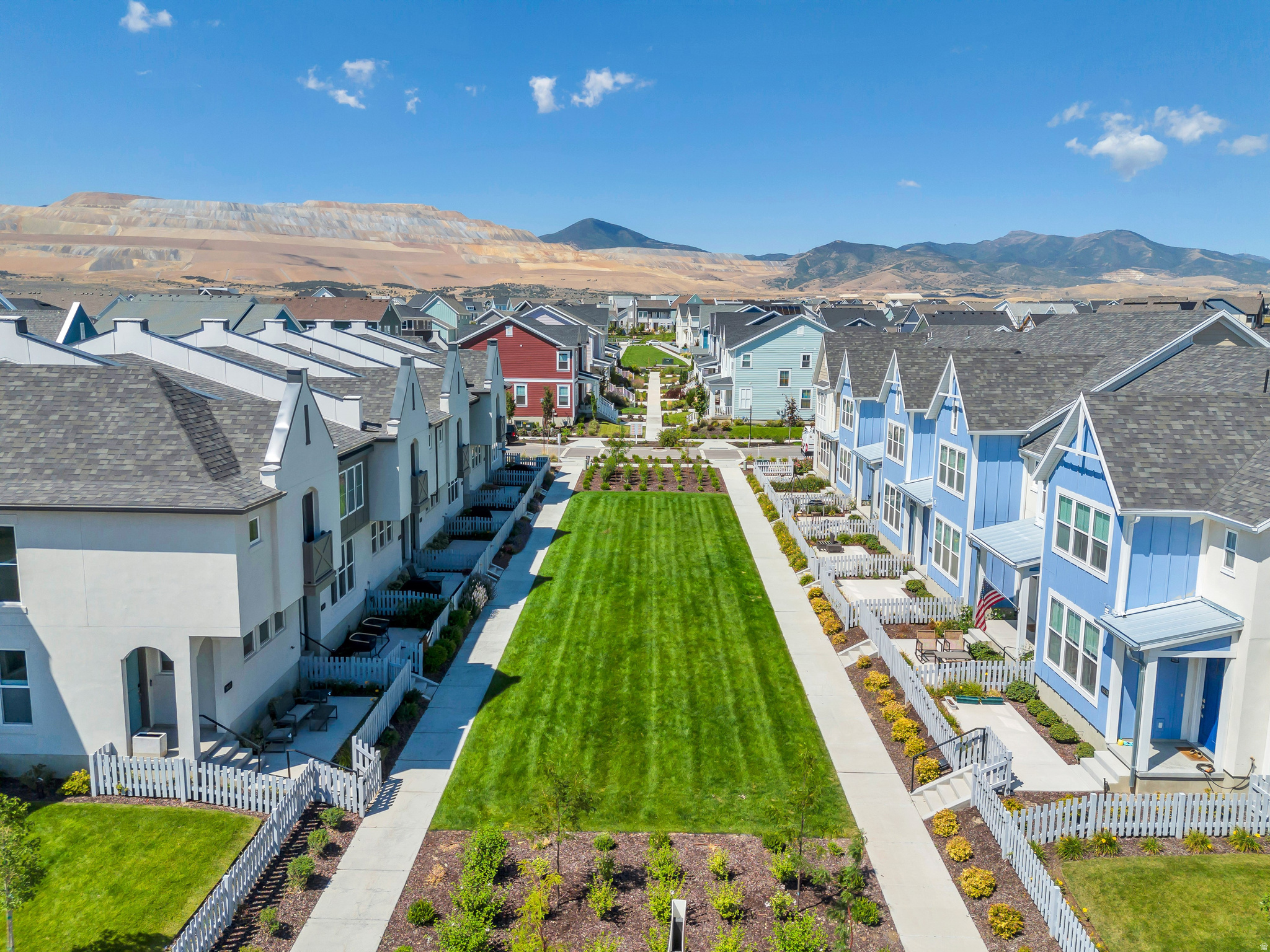 DAYBREAK - Residential