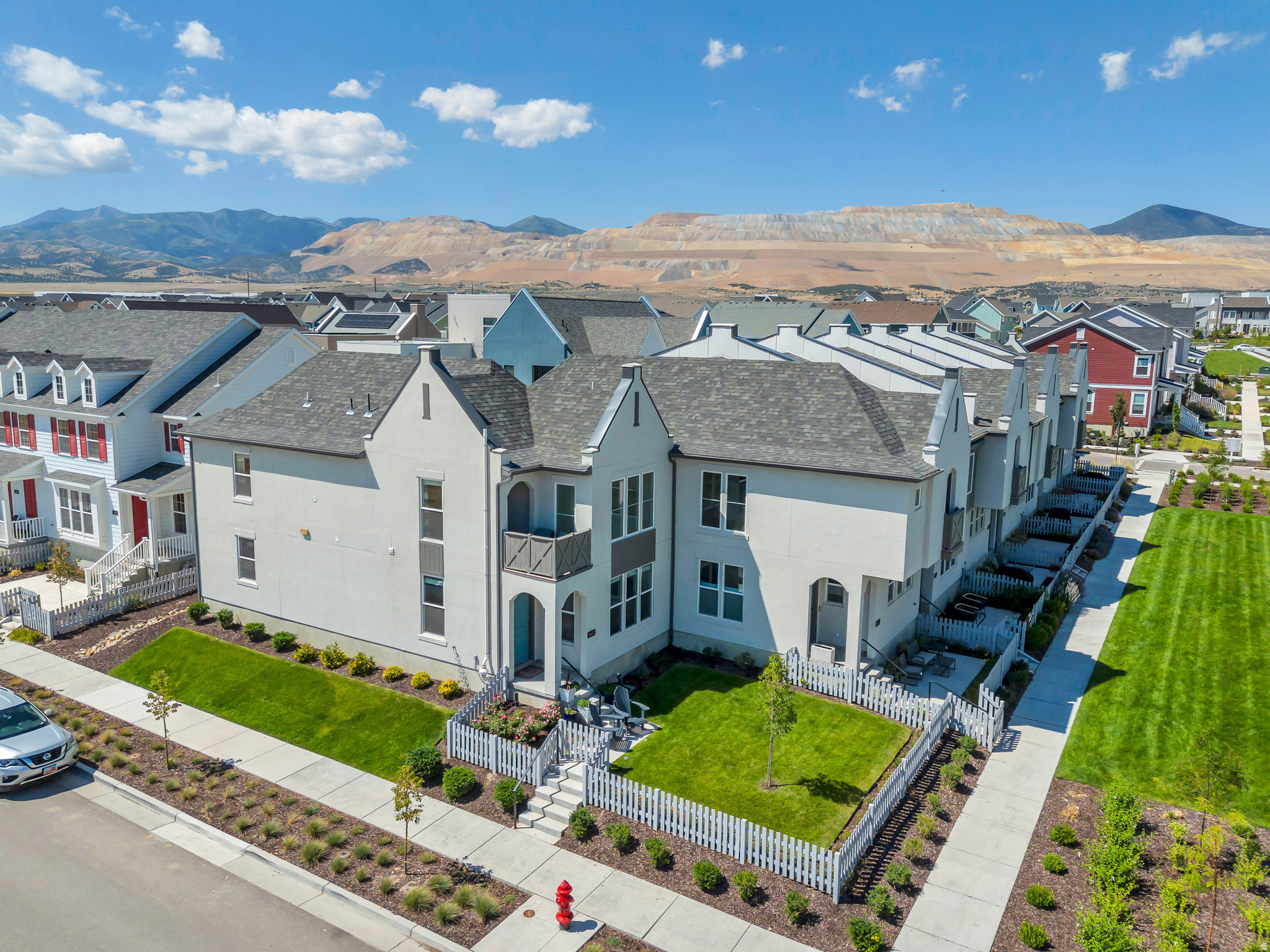 DAYBREAK - Residential