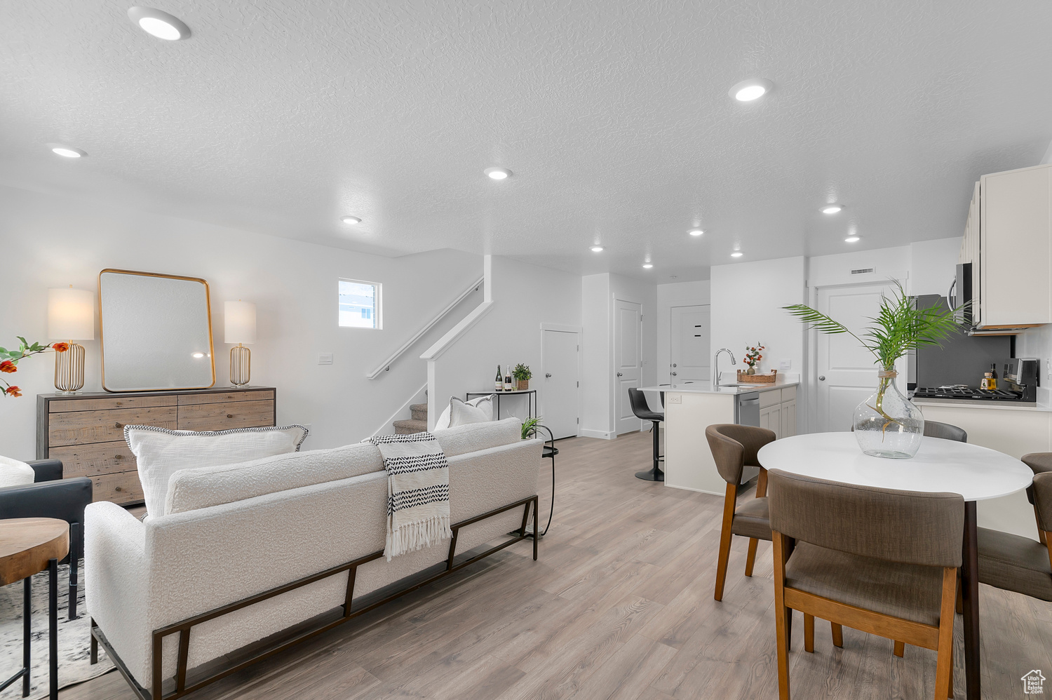 DIXON CREEK - Residential