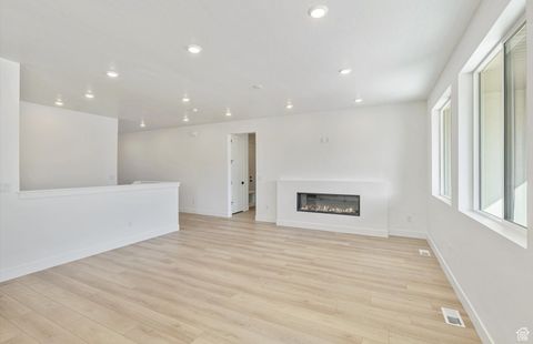 Tiny photo for 1018 E 250 S, Salem, UT 84653 (MLS # 2118364)