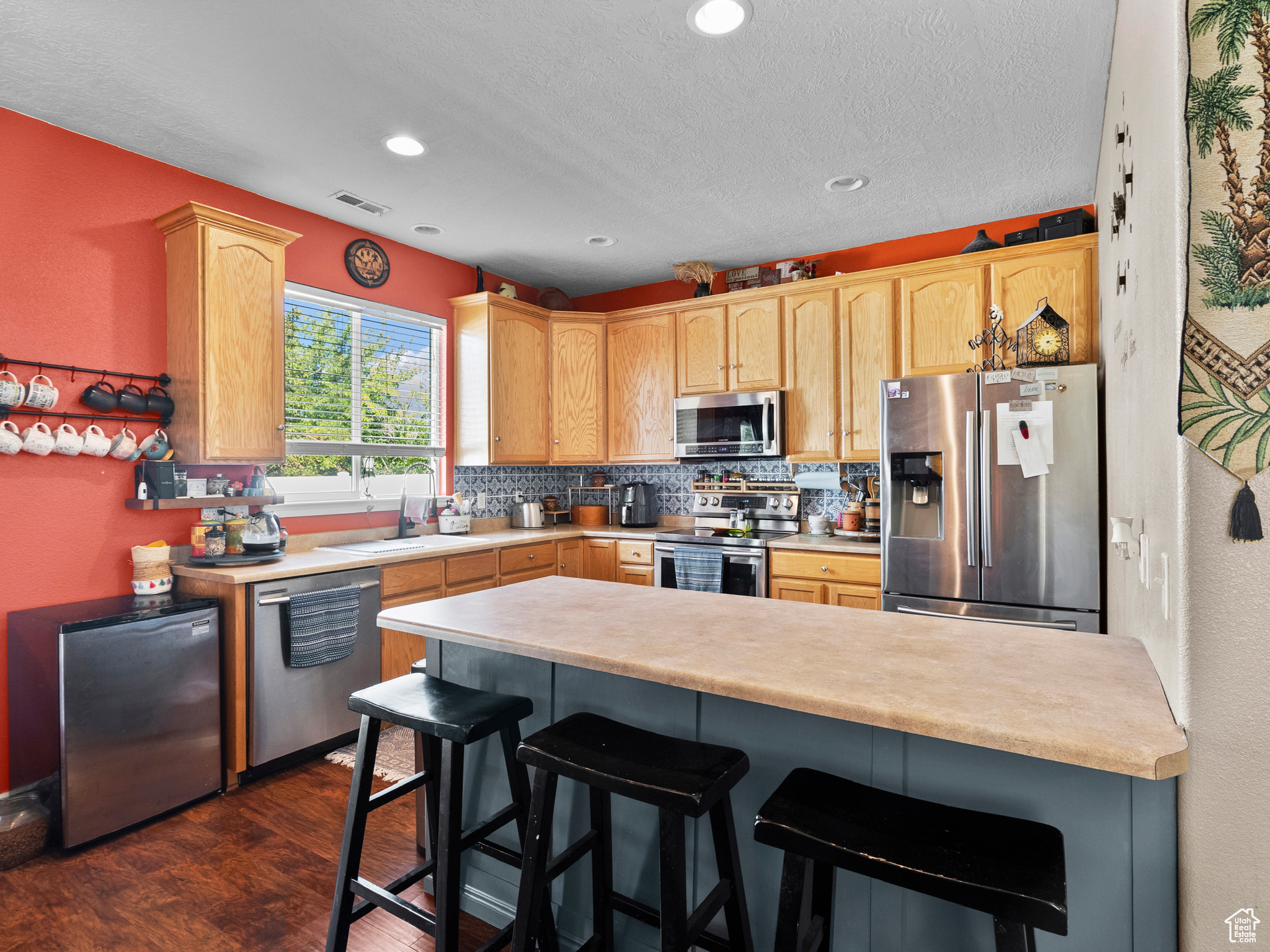 TOWNS AT HUNTER VILLAGE - Residential