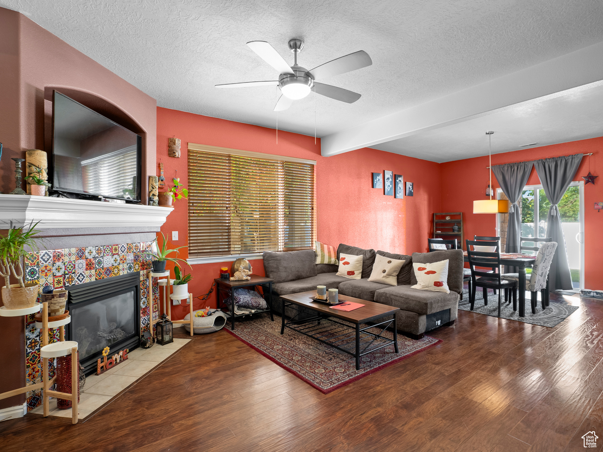 TOWNS AT HUNTER VILLAGE - Residential