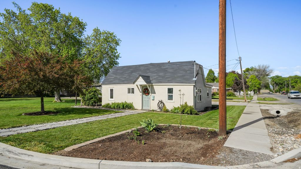 Photo of 404 S 200 E, American Fork, UT 84003 (MLS # 2154525)