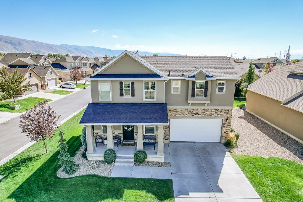 Photo of 826 W CHURCHILL DOWNS DR S, Kaysville, UT 84037 (MLS # 2175541)