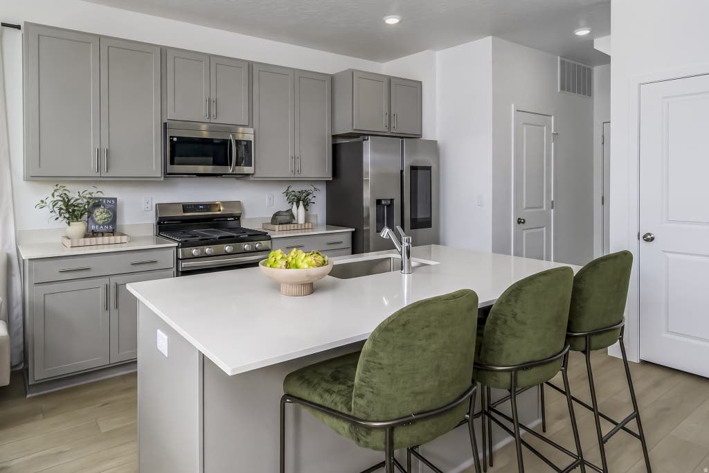 Photo of 1921 N FIRST LOVE DR #4567, Saratoga Springs, UT 84045 (MLS # 2177943)