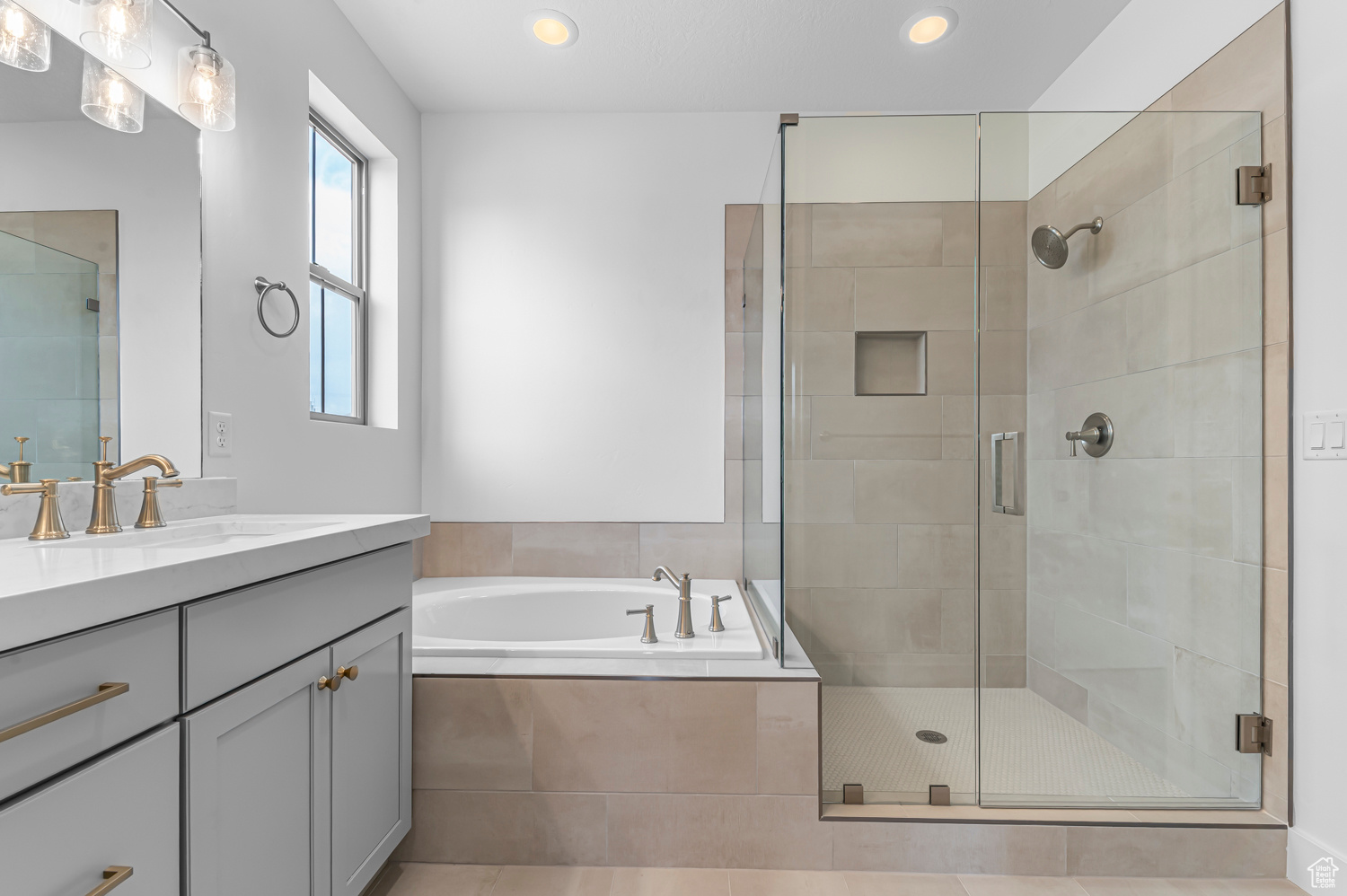 HOLBROOK PLACE ESTATES 1102 - Residential