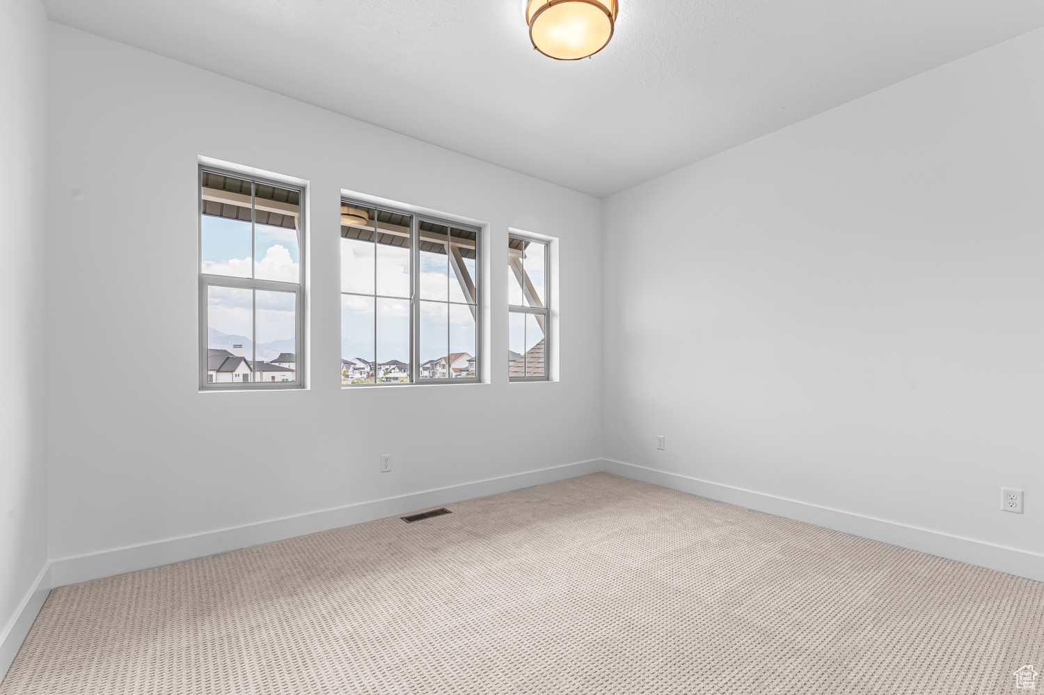 HOLBROOK PLACE ESTATES 1102 - Residential