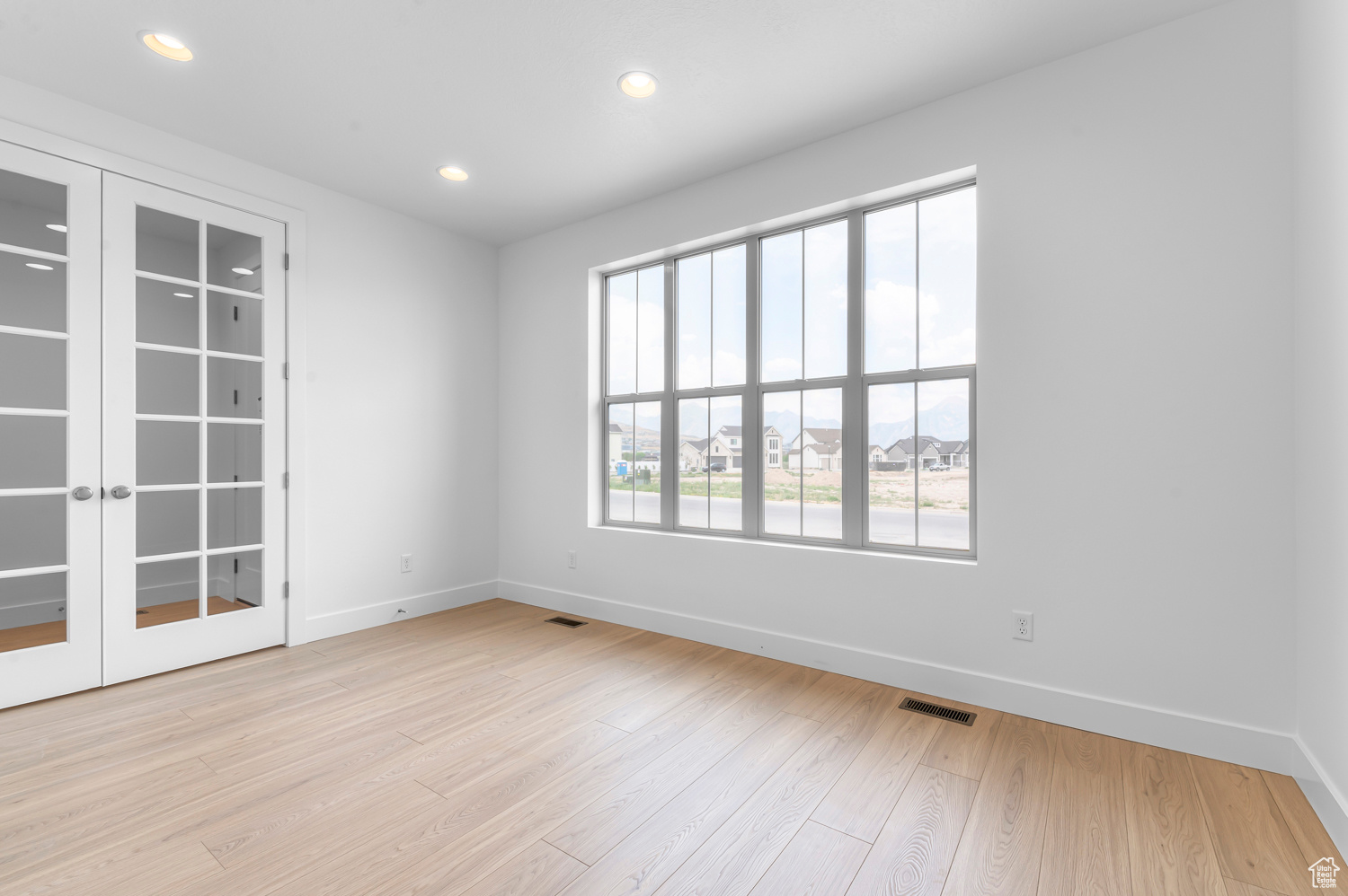 HOLBROOK PLACE ESTATES 1102 - Residential