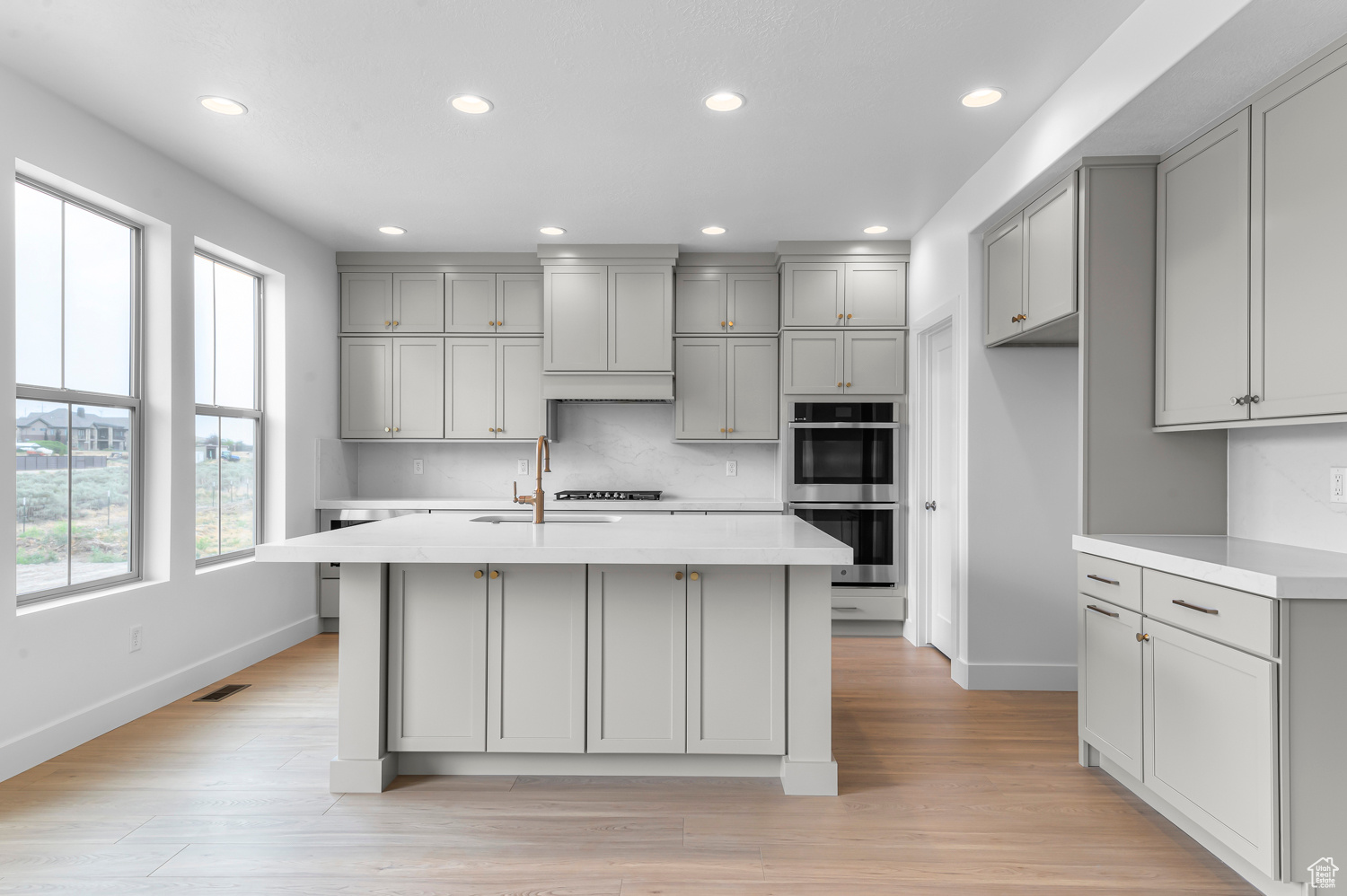 HOLBROOK PLACE ESTATES 1102 - Residential