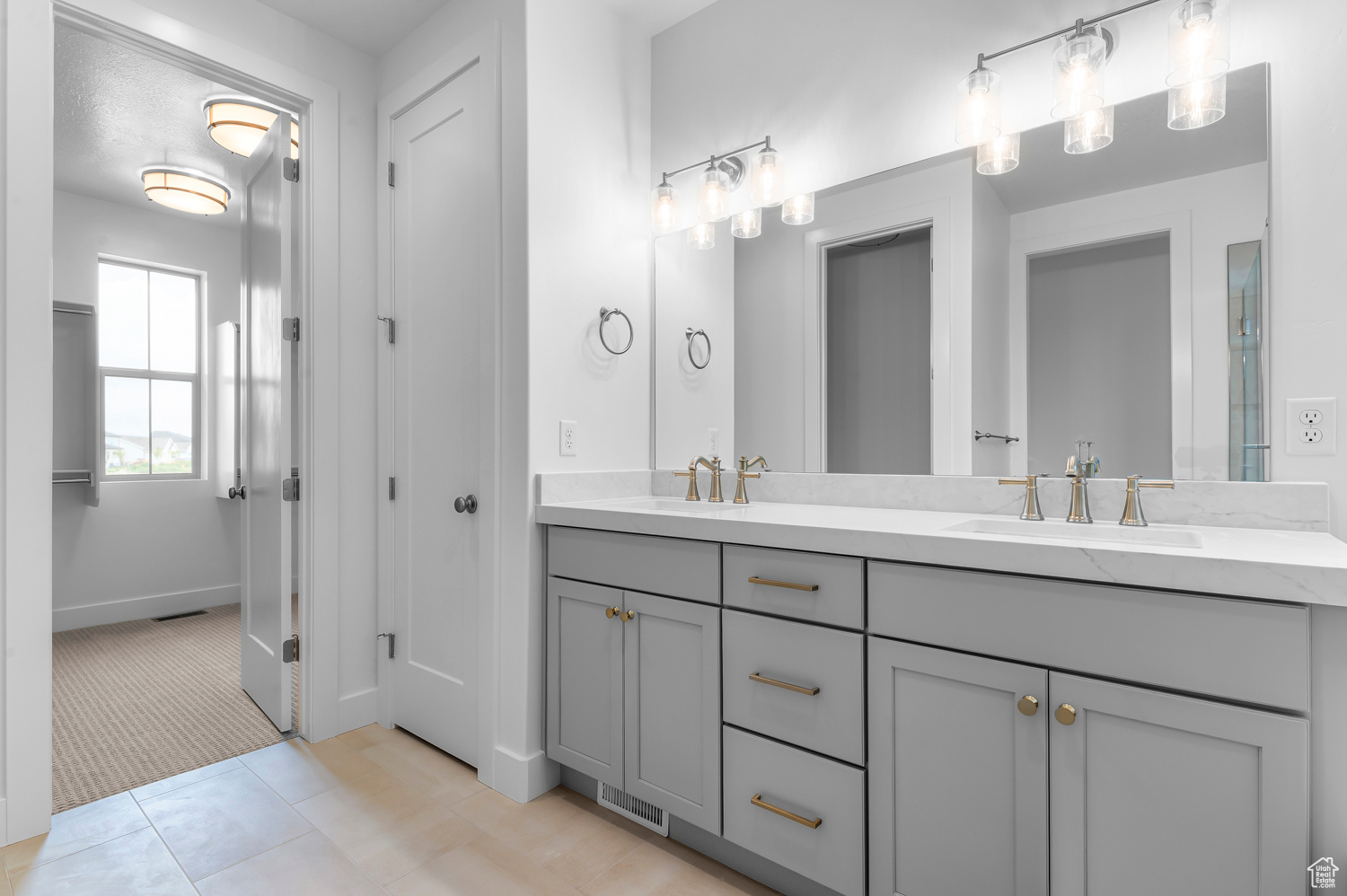 HOLBROOK PLACE ESTATES 1102 - Residential