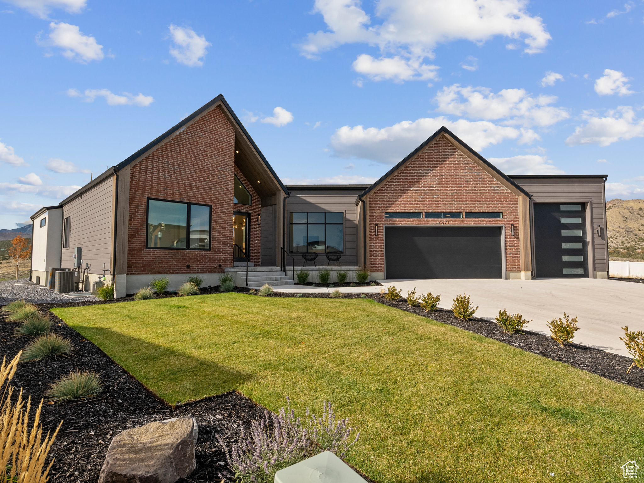 RIDGES AT ROSE CANYON - Residential