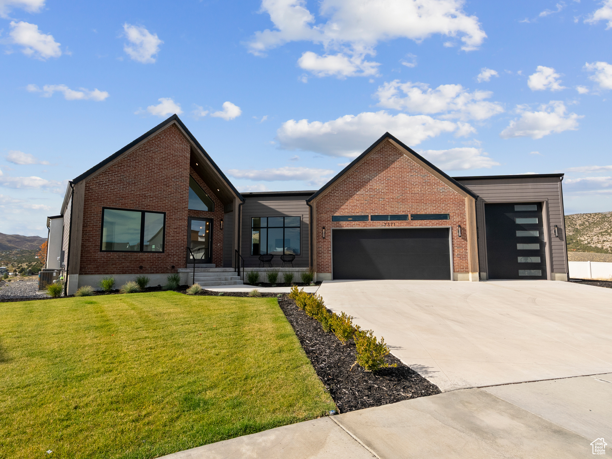 RIDGES AT ROSE CANYON - Residential