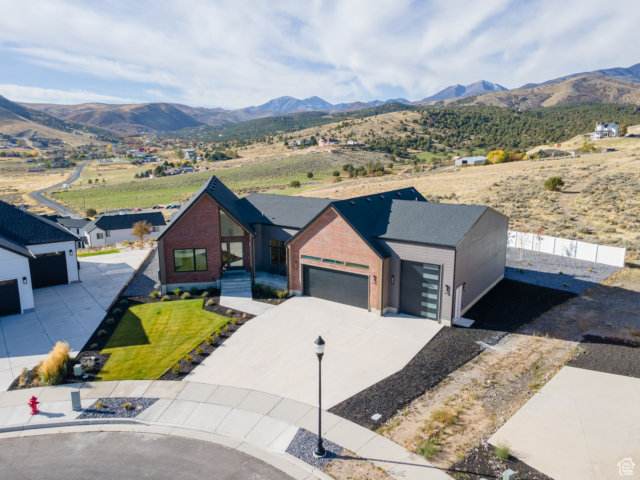 RIDGES AT ROSE CANYON - Residential