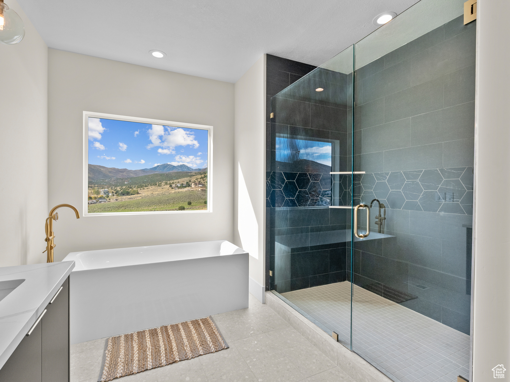 RIDGES AT ROSE CANYON - Residential