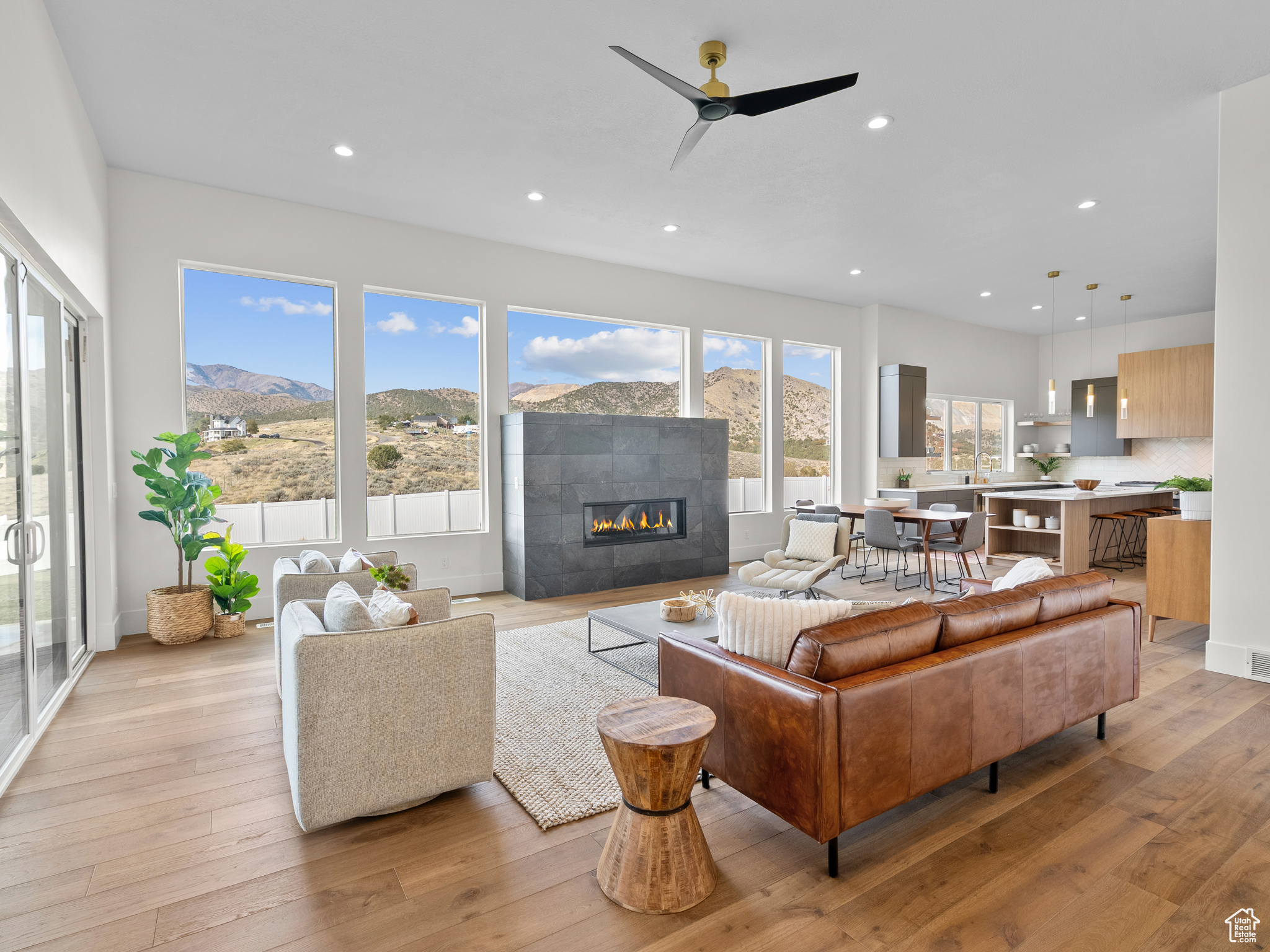 RIDGES AT ROSE CANYON - Residential