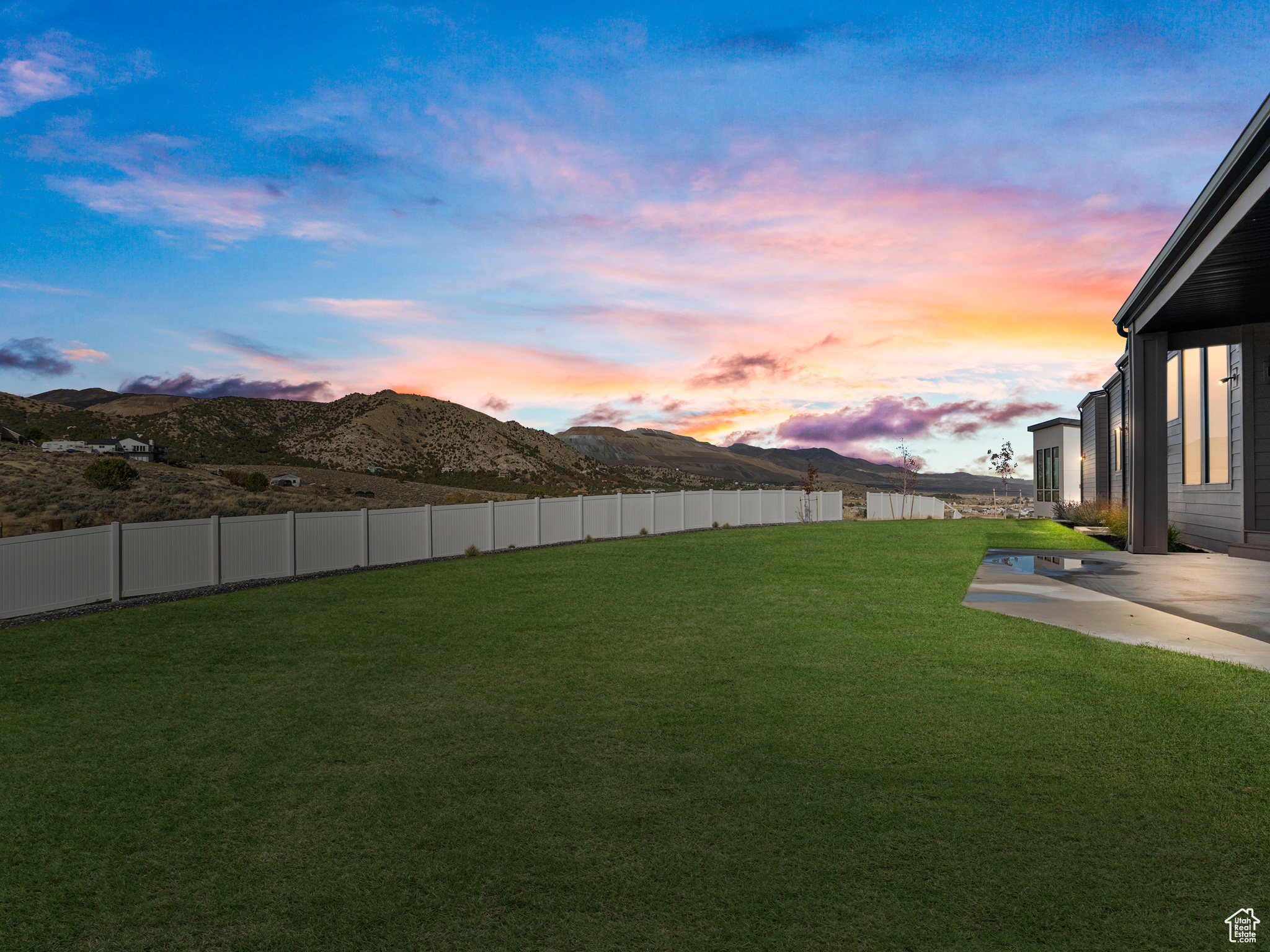 RIDGES AT ROSE CANYON - Residential