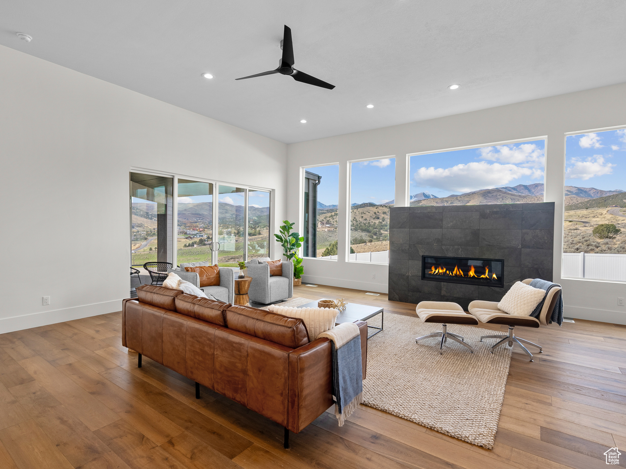 RIDGES AT ROSE CANYON - Residential