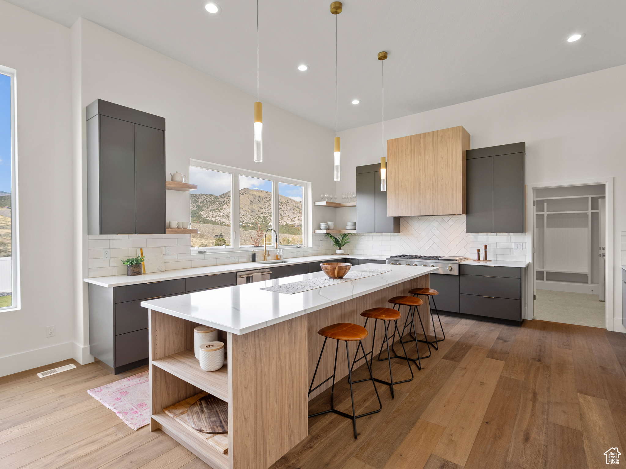 RIDGES AT ROSE CANYON - Residential