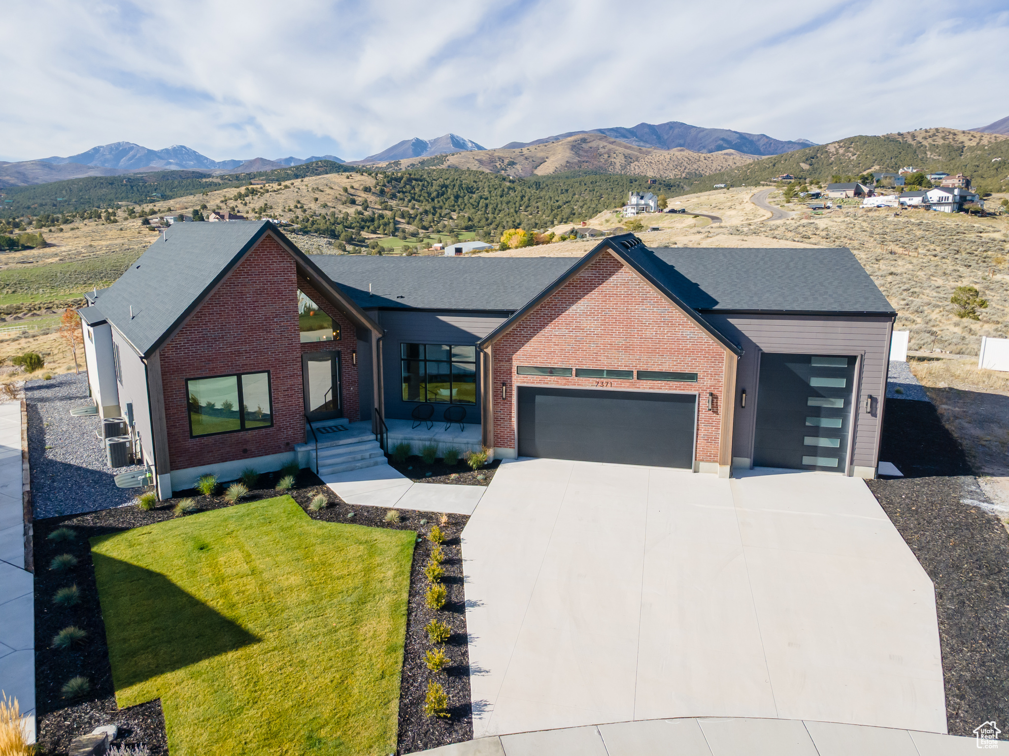 RIDGES AT ROSE CANYON - Residential