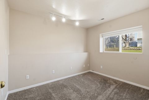 Tiny photo for 1932 N 810 W, Clinton, UT 84015 (MLS # 2131425)