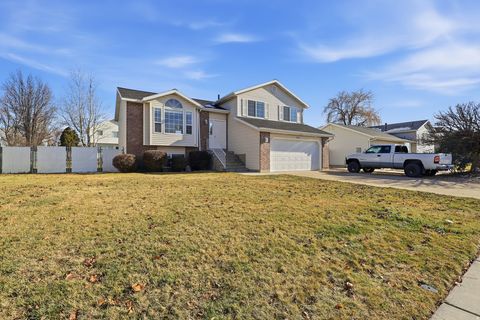 Tiny photo for 1932 N 810 W, Clinton, UT 84015 (MLS # 2131425)