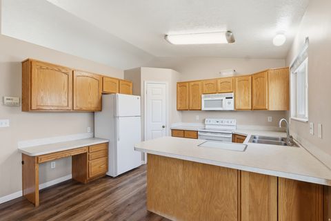 Tiny photo for 1932 N 810 W, Clinton, UT 84015 (MLS # 2131425)