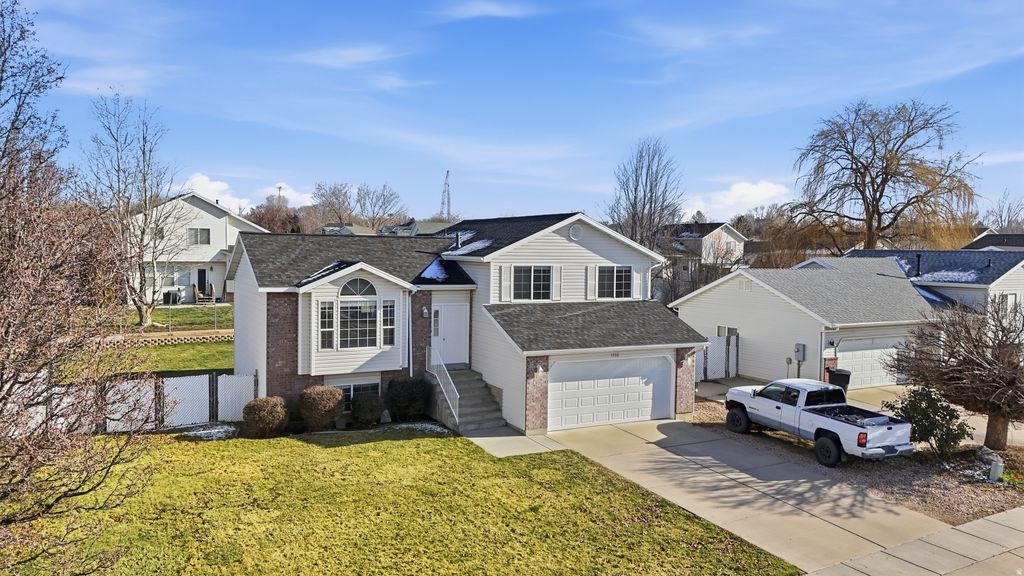 Photo of 1932 N 810 W, Clinton, UT 84015 (MLS # 2131425)