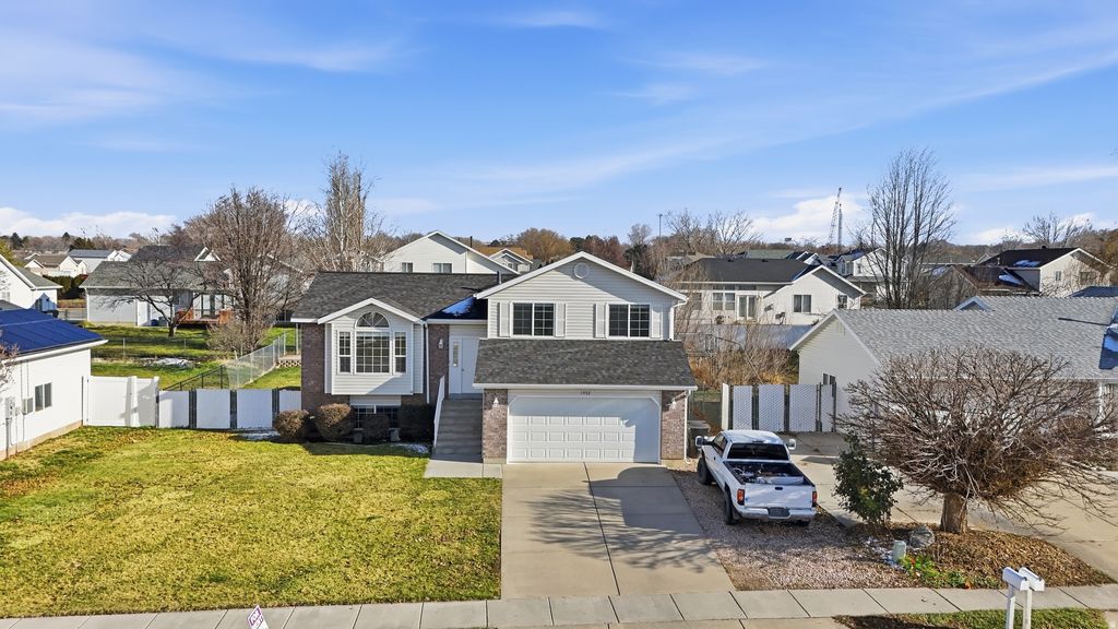 Photo of 1932 N 810 W, Clinton, UT 84015 (MLS # 2131425)