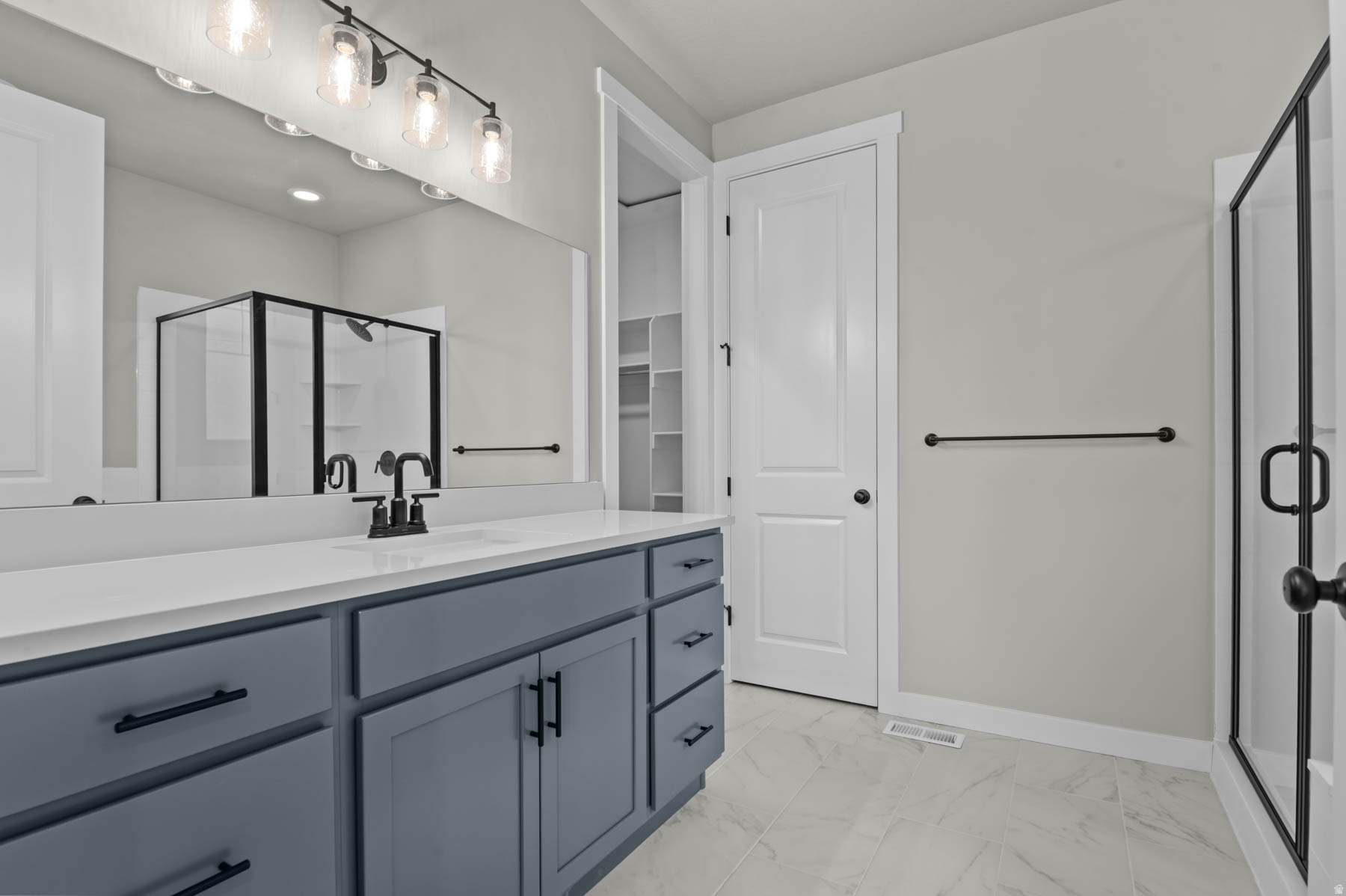 OVERLAND GARDENS D175 - Residential