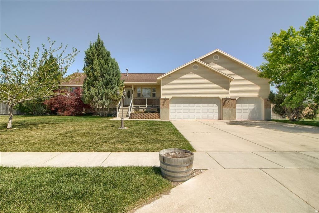 Photo of 2825 S WOODBROOK LN, Magna, UT 84044 (MLS # 2157259)