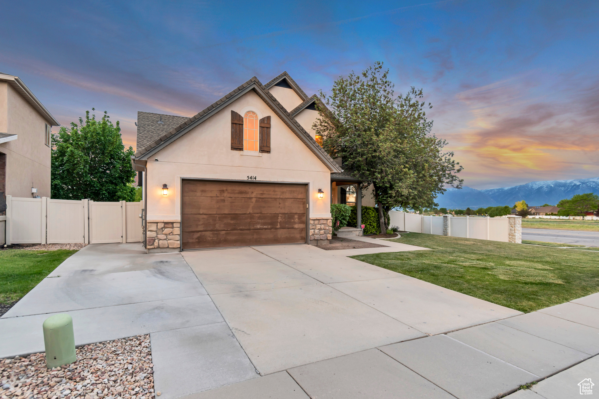 5414 W Island Creek Dr, West Jordan, Utah image 2
